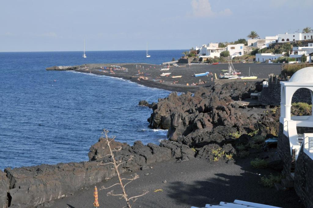 Hotel Villaggio Stromboli - Isola Di Stromboli Exterior foto