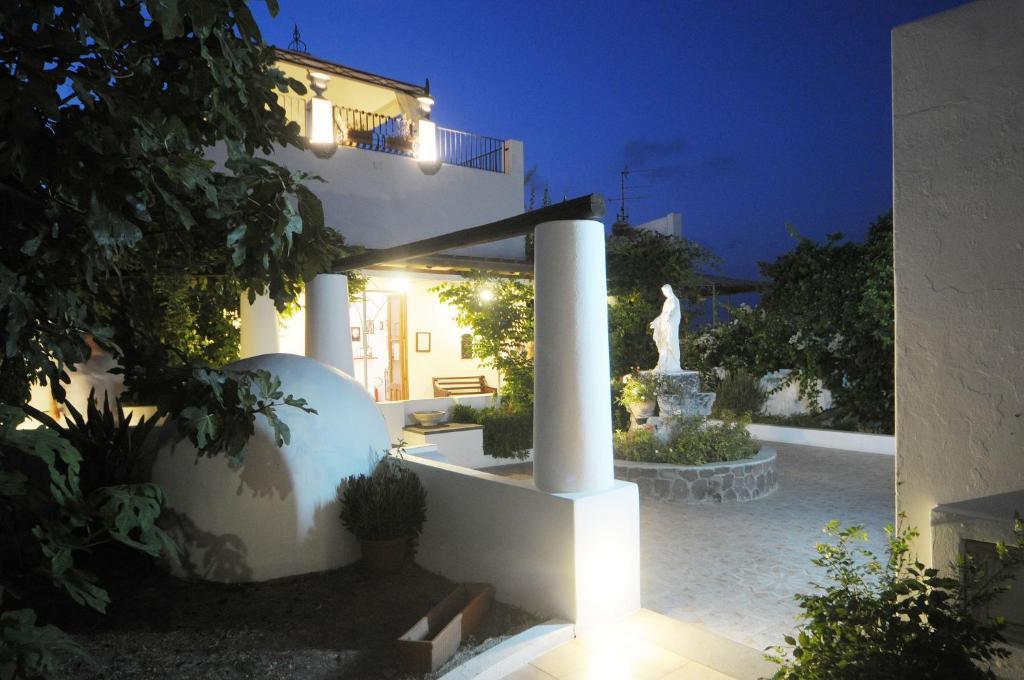 Hotel Villaggio Stromboli - Isola Di Stromboli Exterior foto