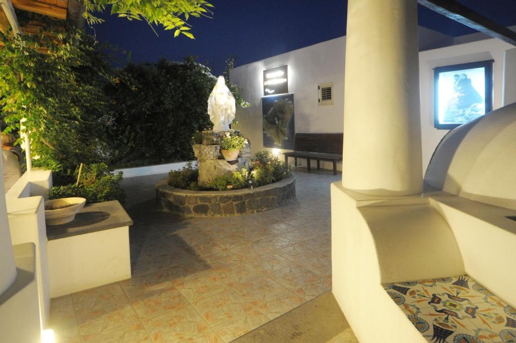Hotel Villaggio Stromboli - Isola Di Stromboli Exterior foto
