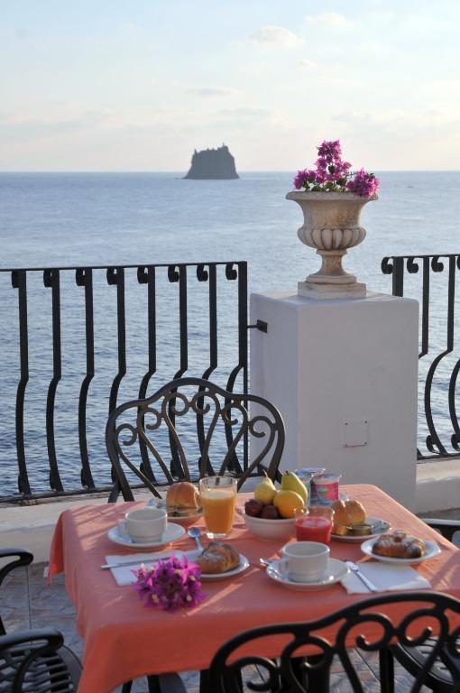 Hotel Villaggio Stromboli - Isola Di Stromboli Exterior foto